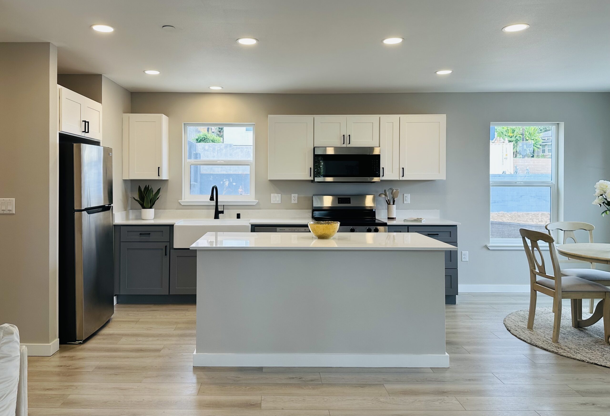 Kitchen fr Living Rm